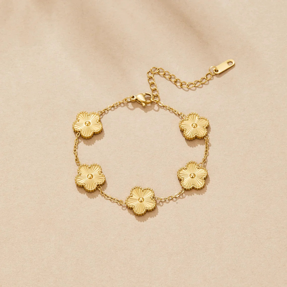 Flora Chain Armband am Handgelenk Damen Gold