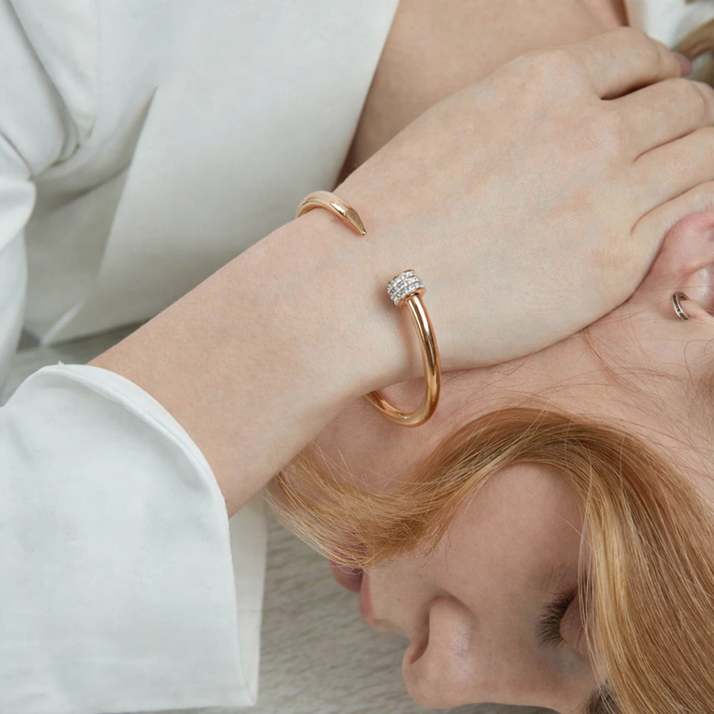 Mond Nagel Armband Gold Detail Zirkonia